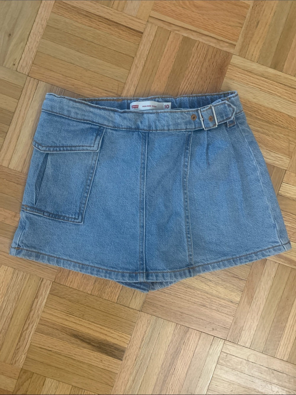 NWOT Levi’s Skort w/ Side Pocket Light Wash Denim - Girls Size 10